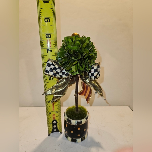 Mackebzie Cgilds Deck The Halls Boxwood Topiary with Checkered Ribbon - Picture 4 of 4